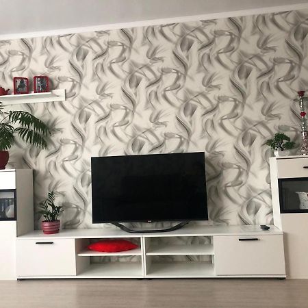 Helena Apartments On Mira 61 Могилёв Экстерьер фото
